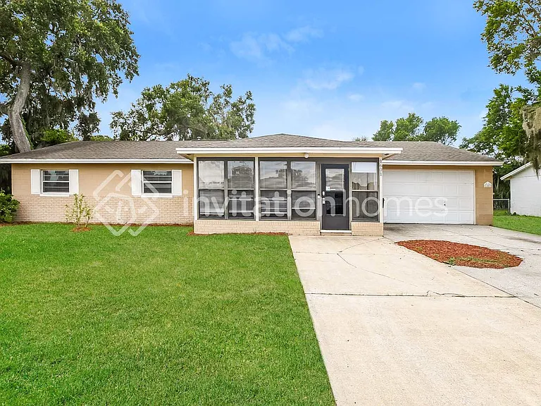 1601 Stafford Rd — Photo 1