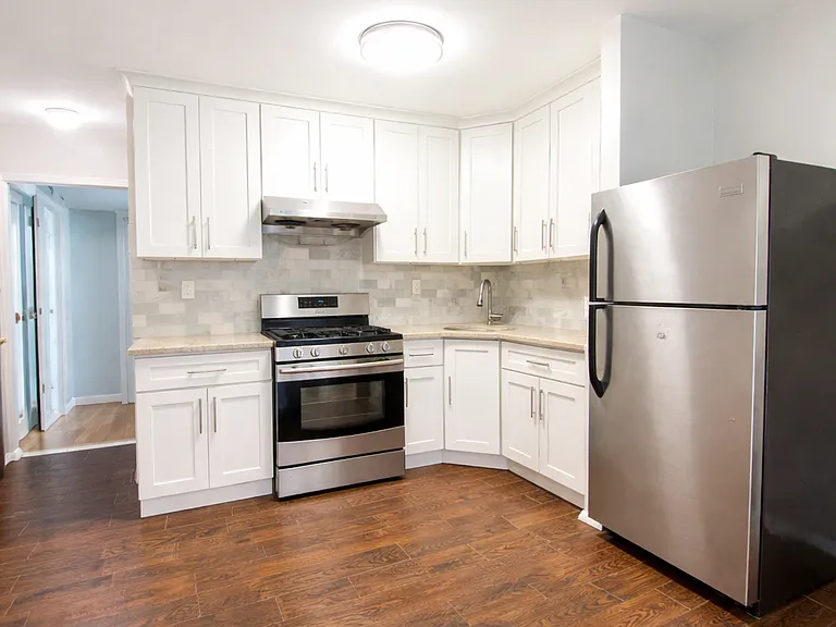 26-14 9th St #3F — Photo 3