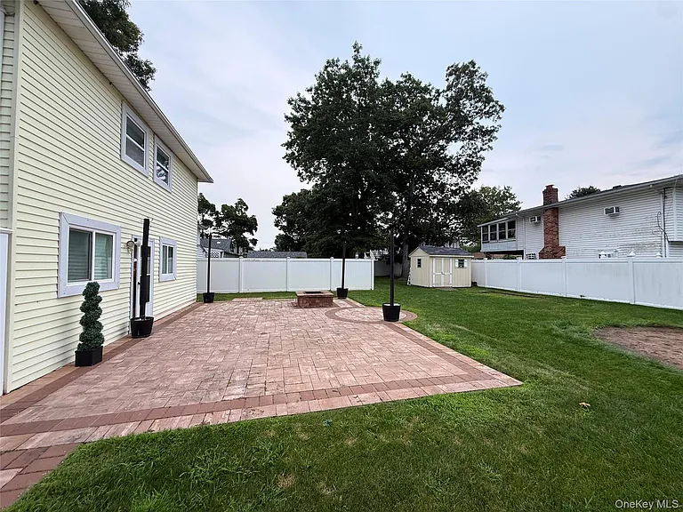 24 California Ave — Photo 19