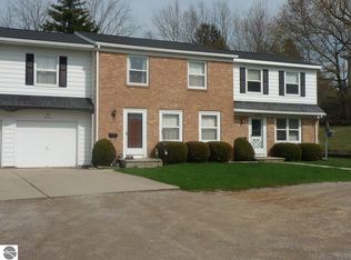 513 N Main St, Saint Louis, MI 48880