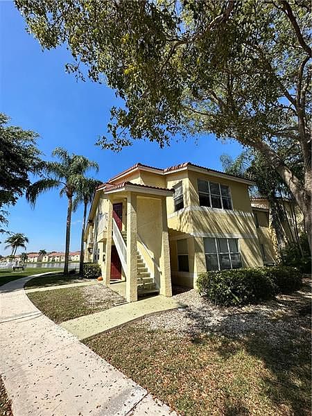 1st image of 701 Vista Isles Dr APT 1621