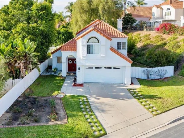 1423 Portofino Dr, Vista, CA 92081