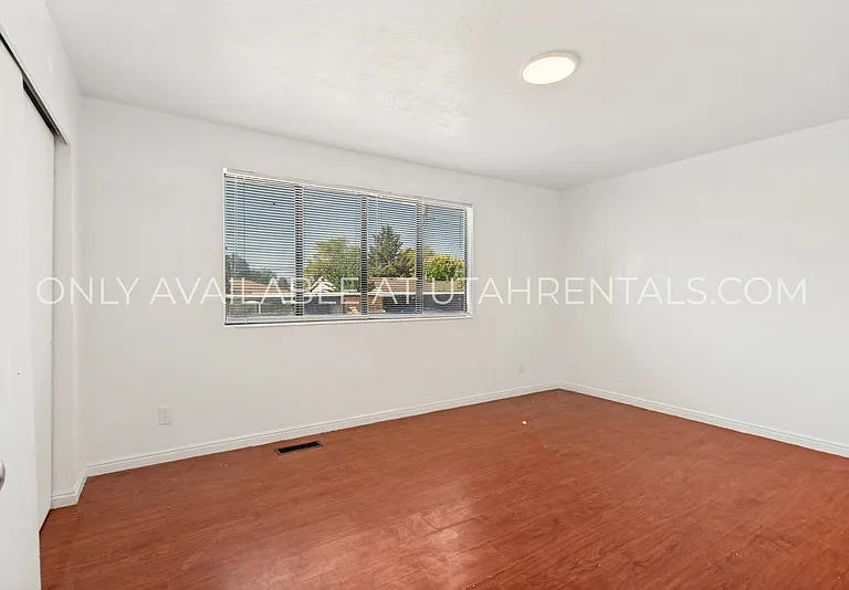 228 W Foxbridge Dr — Photo 9