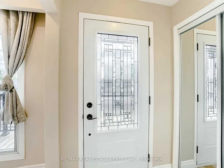 3385 Ellengale Dr #UPPER — Photo 4