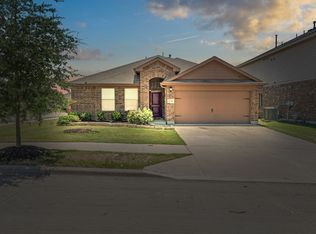 9901 Huntersville Trl, Fort Worth, TX 76108