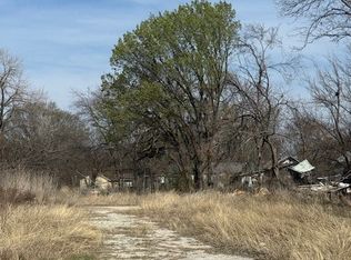 402 E 9th St, Ada, OK 74820