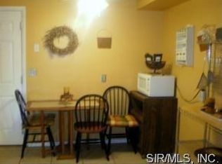 408 Robin Ln, Lebanon, IL 62254