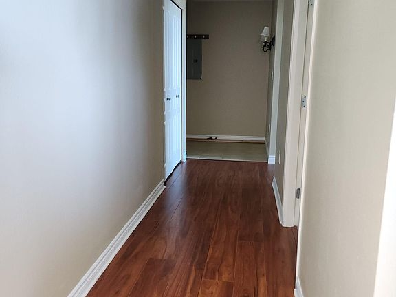 3rd image of 300 W Beech St Unit 903