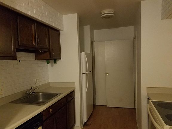 3rd image of 1312 S Glen Cir APT B