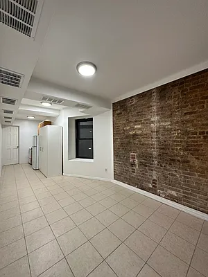 Rented by Peter R. Hungerford, LREB | media 1