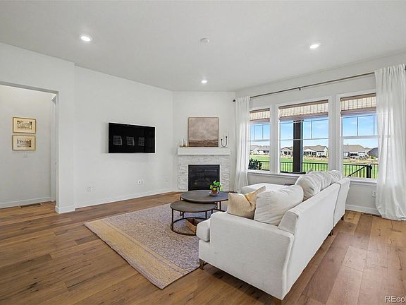 5th image of 15542 Willow Street