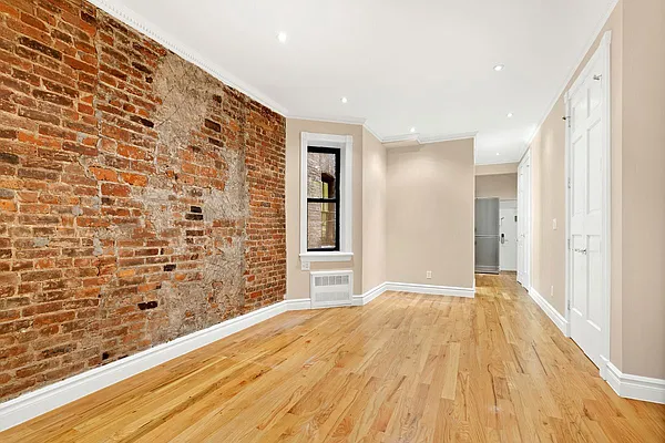 Rented by Cooper & Cooper Real Estate | media 22