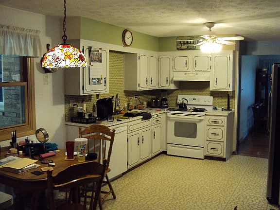 4th image of 5695 Essex Dr