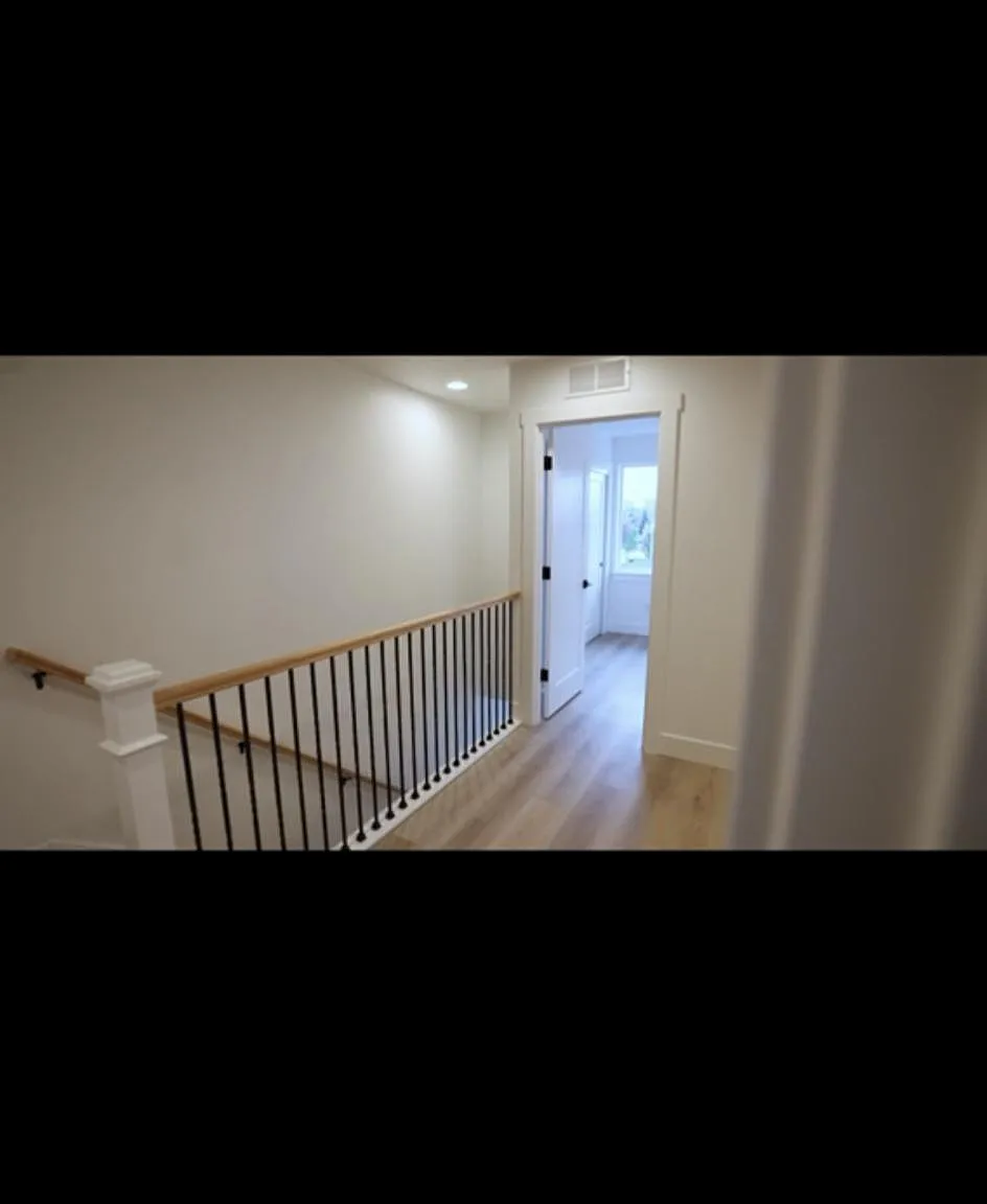 3 bed, 2.5 bath, 1600 sqft, $2,500 — Photo 4