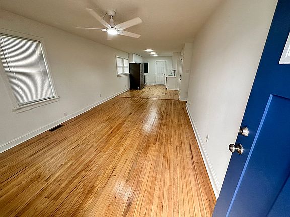 4th image of 806 E Highland Ave
