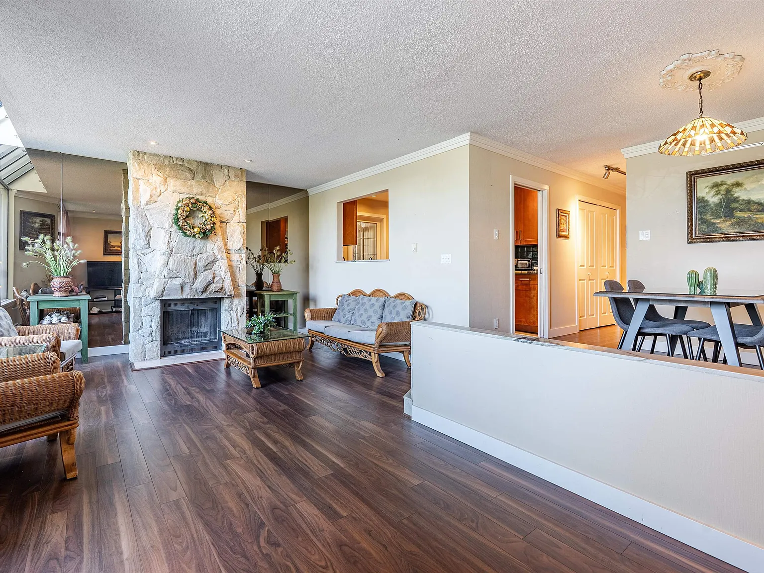2 bed, 1700 sqft, $4,900 — Photo 3