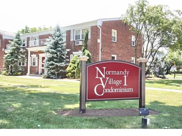 11-8 Eight Normandy Vlg, Nanuet, NY 10954