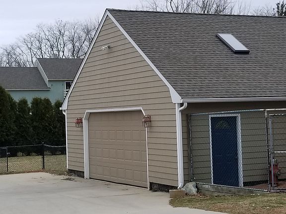 Oversized 2+ Car Garage