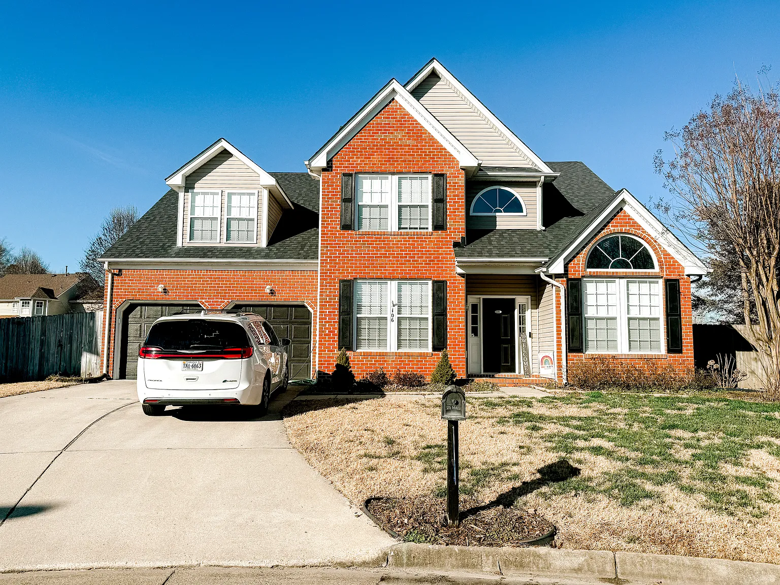 4 bed, 2634 sqft, $3,500 — Photo 1