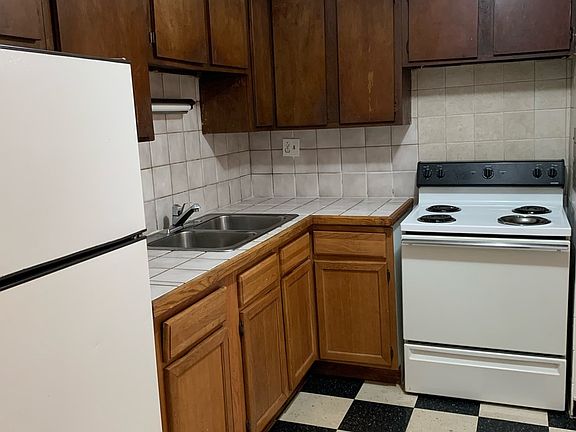 5th image of 6250 N Kenmore Ave #202