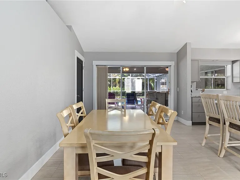 3425 SE 4th Ave — Photo 29