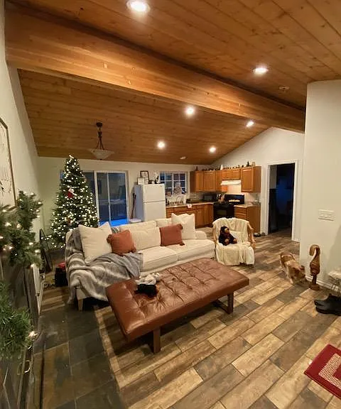 979 Mercury Way — Photo 1