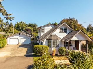 925 1st St NE, Bandon, OR 97411