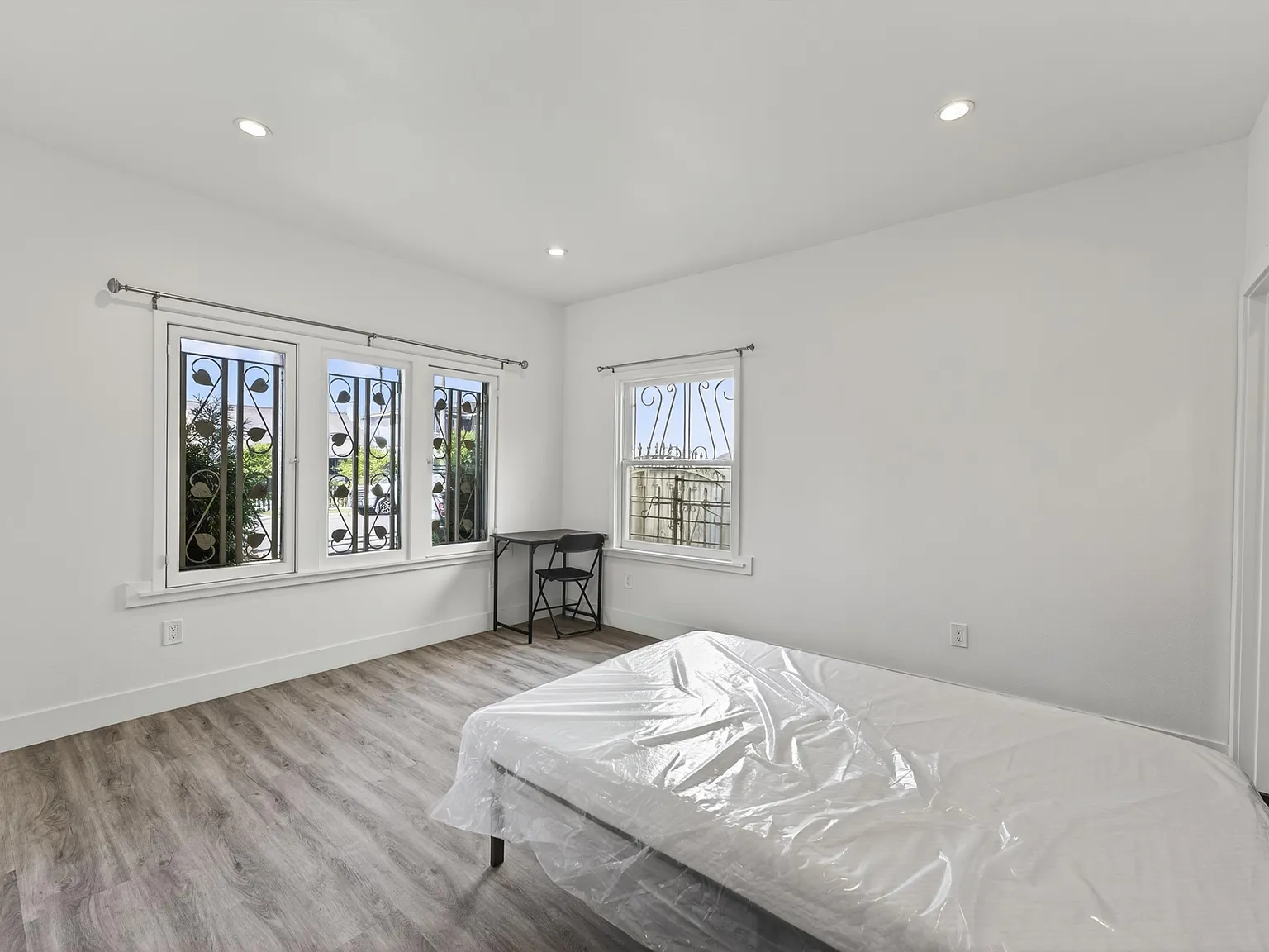 6 bed, 6.5 bath, 2250 sqft, $1,200 — Photo 4
