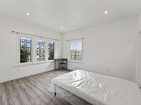 4th image of 1616 S Norton Ave #6