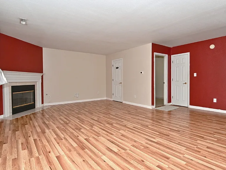 1043 Rentham Ln — Photo 20