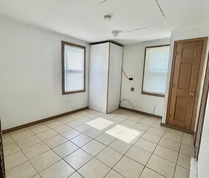 119 W Sainte Marie St #C — Photo 12