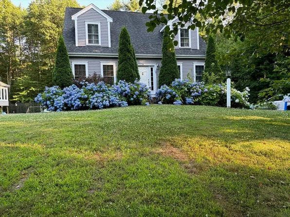 103 Field St, Taunton, MA 02780