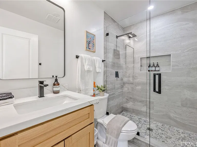 25266 Pacifica Ave — Photo 15