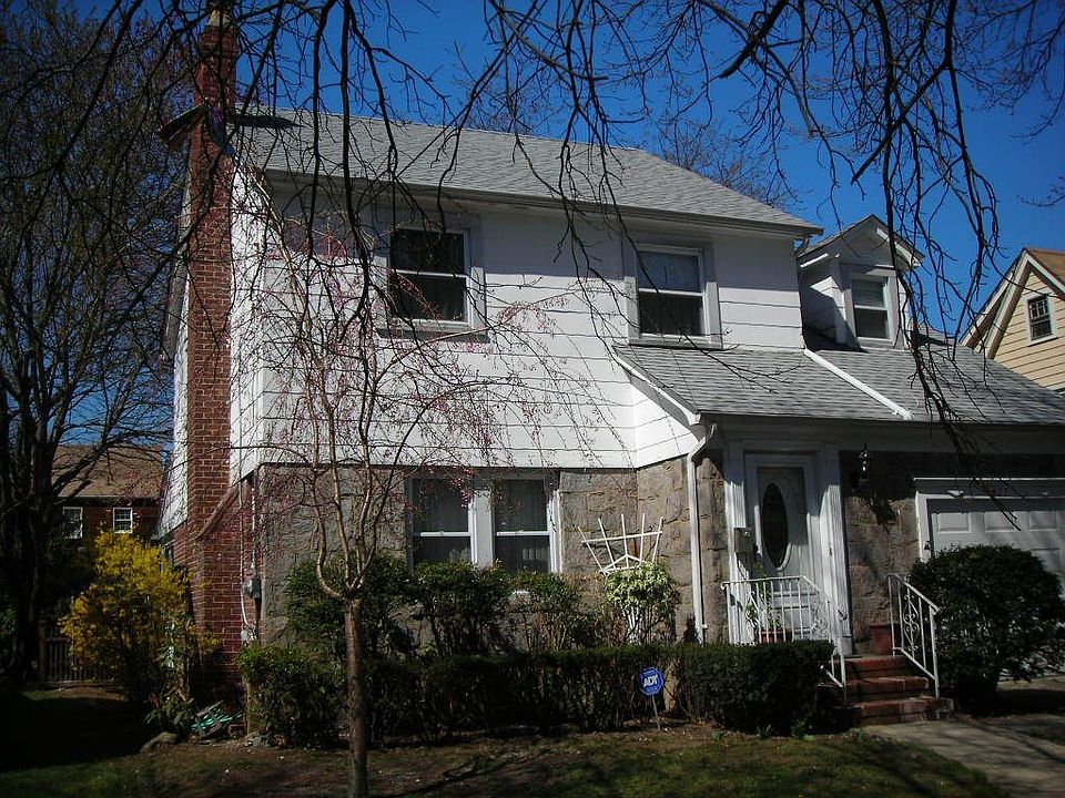 2nd image of 827 E Stanton Ave