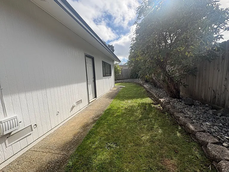 2292 Timothy Ct — Photo 17