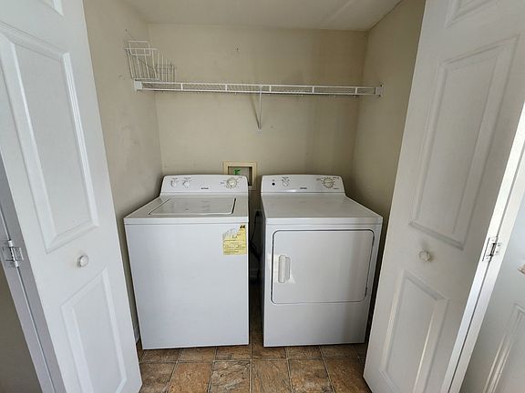 5th image of 252-1D Executive Ave