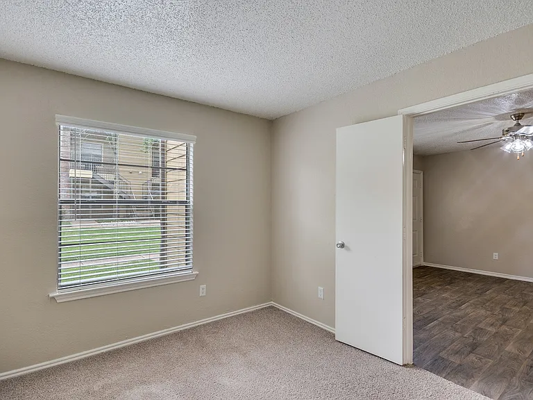 Brookstone & Terrace — Photo 15