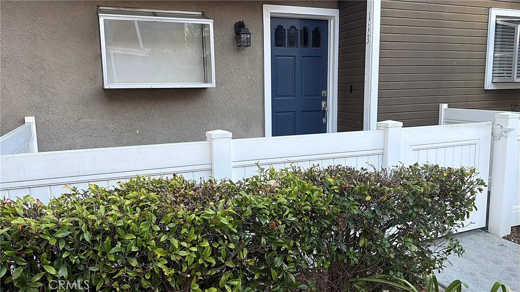2 bed, 1.5 bath, 966 sqft, $3,400 — Photo 1