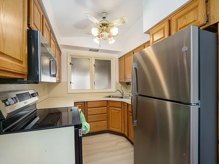 3027 Haskell St — Photo 11