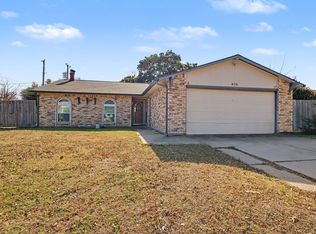 820 Levelland Dr, Arlington, TX 76017