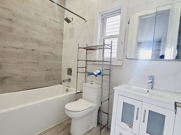 5th image of 4 Whitman Ave #2L