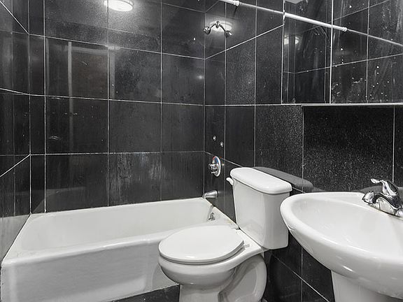 5th image of 633 E 6th St APT 4W