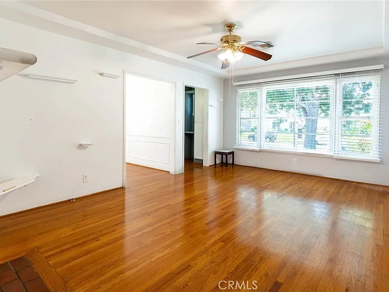 4444 Tujunga Ave — Photo 11