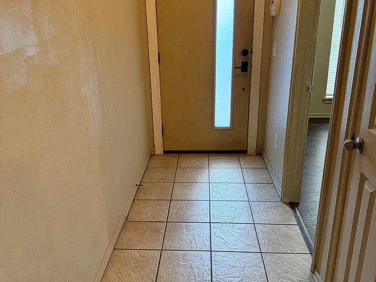 11224 Queen Anne Ave — Photo 9