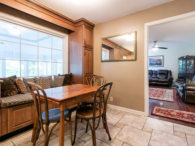 1735 Cedarcroft Dr — Photo 24