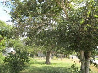401 S Saint Andrews St, Weimar, TX 78962