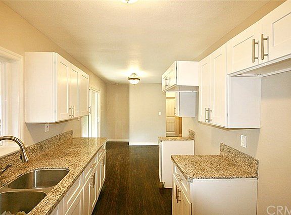 4th image of 7412 Los Feliz Dr