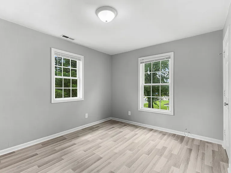 1415 Commerce Ave #1 — Photo 15