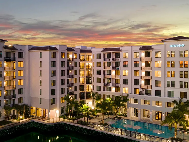 Indigo West Palm Beach — Photo 3