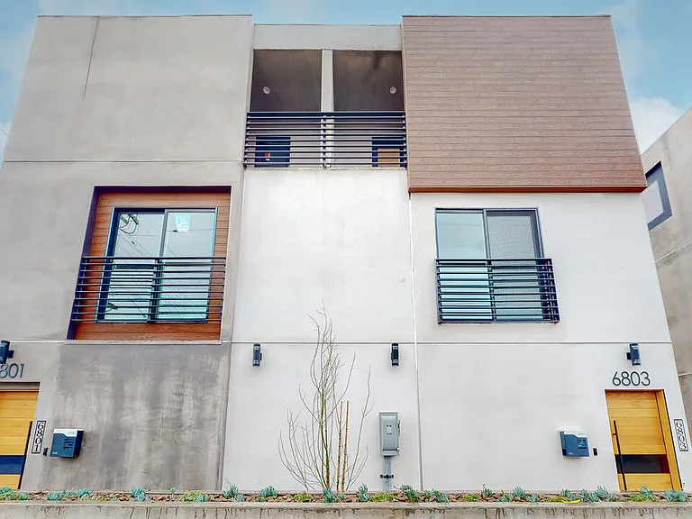 6811 Gloria Ave — Photo 33